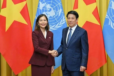 Chủ tịch nước Lương Cường và bà Pauline Tamesis, Điều phối viên thường trú Liên hợp quốc tại buổi tiếp Điều phối viên Thường trú và các Trưởng đại diện các tổ chức LHQ Việt Nam hôm 18/9. (Ảnh: THỦY NGUYÊN)