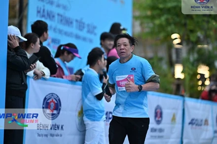 Ông Nguyễn Tiến Phúc tham gia Giải chạy "Hành trình tiếp sức năm" 2024 do Bệnh viện K (Bộ Y tế) tổ chức.