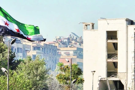 Hiện trường một vụ không kích của Israel nhằm Damascus, Syria. (Ảnh TÂN HOA XÃ)