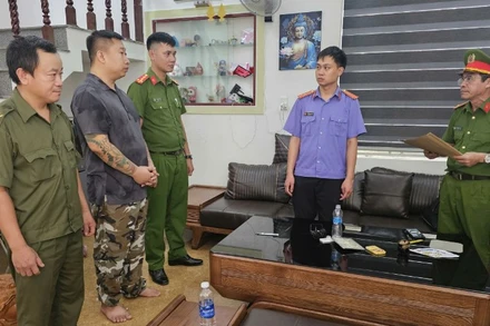 Cơ quan chức năng ra quyết định tạm giữ người trong trường hợp khẩn cấp đối với Phạm Duy. (Ảnh: Công an Quảng Trị)