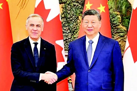 Tổng Bí thư, Chủ tịch Trung Quốc Tập Cận Bình (bên phải) gặp Thủ tướng Canada Mark Carney. (Ảnh: TÂN HOA XÃ)
