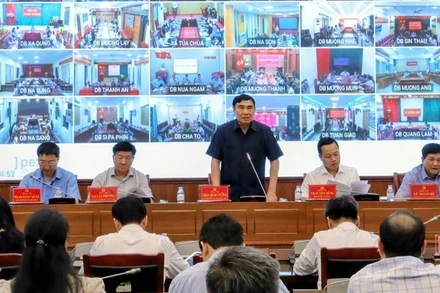 Đồng chí Trần Quốc Cường, Ủy viên Trung ương Đảng, Bí thư Tỉnh ủy Điện Biên phát biểu chỉ đạo tại cuộc họp.