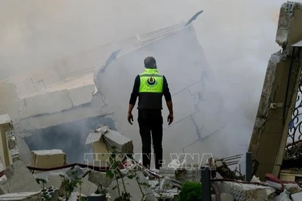 Tòa nhà bị phá hủy sau cuộc không kích của Israel tại Jbaa, Liban, ngày 4/12/2025. (Ảnh: THX/TTXVN)