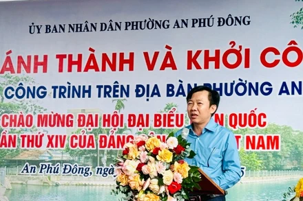 Ông Nguyễn Chí Thiện, quyền Chủ tịch Ủy ban nhân dân phường An Phú Đông phát biểu tại buổi lễ.