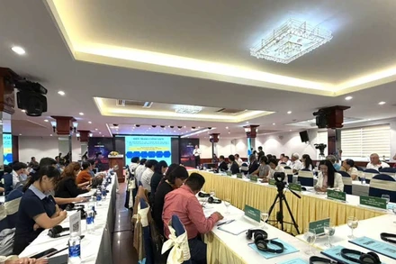 Toàn cảnh diễn đàn.