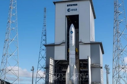 Tên lửa đẩy Ariane 6 tại sân bay vũ trụ châu Âu ở Guiana, Pháp. (Ảnh tư liệu - minh họa: AFP/TTXVN)