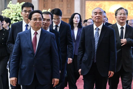 Thủ tướng Phạm Minh Chính và đồng chí Lâm Vũ, Bí thư Tỉnh ủy Sơn Đông.