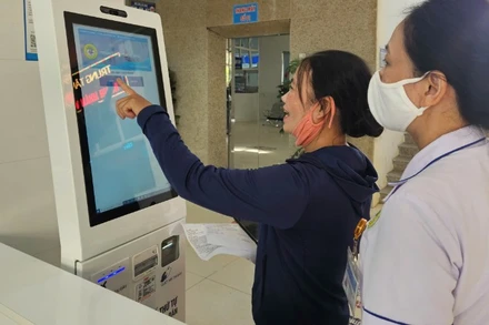 Người dân luôn được quan tâm, tạo điều kiện thuận lợi khi đến chăm sóc sức khỏe.