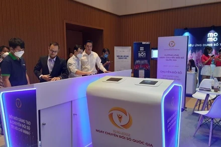 Thành phố Hồ Chí Minh triển lãm các giải pháp chuyển đổi số nhân ngày chuyển đổi số quốc gia. 