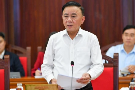 Ủy viên Bộ Chính trị, Thường trực Ban Bí thư Trần Cẩm Tú.