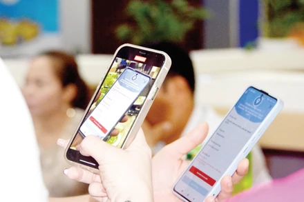 Giải pháp truy xuất nguồn gốc dựa trên ba nền tảng lõi: RFID - AI - Blockchain hướng tới mục tiêu minh bạch dữ liệu, bảo vệ thương hiệu, tăng niềm tin người tiêu dùng.