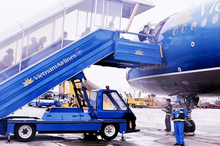 Tăng cường các biện pháp bảo đảm an toàn, an ninh hàng không.