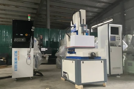 Máy móc tang vật của vụ án bị cơ quan Hải quan phát hiện trong quá trình kiểm tra, xác minh dấu hiệu buôn lậu. (Ảnh: Cục Hải quan)