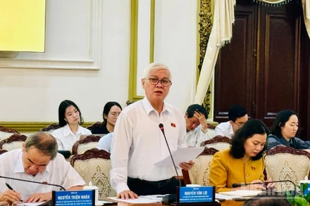 Đồng chí Nguyễn Văn Lợi, Ủy viên Trung ương Đảng, Trưởng đoàn đại biểu Quốc hội thành phố phát biểu kết luận tại buổi làm việc.