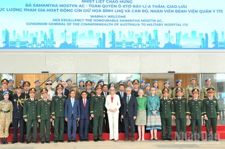 Toàn quyền Australia Sam Mostyn thăm Bệnh viện Quân y 175.