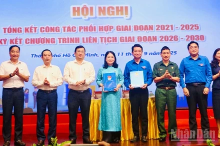 Liên đoàn lao động thành phố và Thành đoàn ký kết chương trình liên tịch giai đoạn 2026-2030.