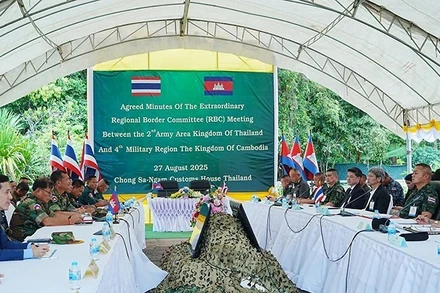 Toàn cảnh cuộc họp giữa Thái Lan và Campuchia. (Ảnh: KHMER TIMES)