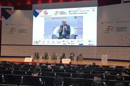 Các diễn giả thảo luận triển vọng về kinh tế ASEAN tại Hội nghị đối thoại cấp cao quan hệ kinh tế ASEAN-Italia lần thứ 9.