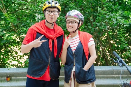 Hai bạn trẻ Nguyễn Ngọc Anh và Nguyễn Xuân Tiến, những người sáng lập "Tiệm may yêu nước".