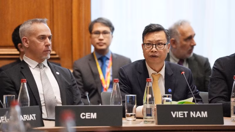 Đại sứ Trịnh Đức Hải phát biểu tại Hội nghị.