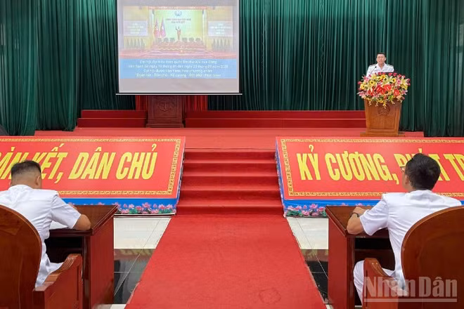 Cán bộ tham gia thi báo cáo viên ở các đơn vị trực thuộc Vùng Cảnh sát biển 2.
