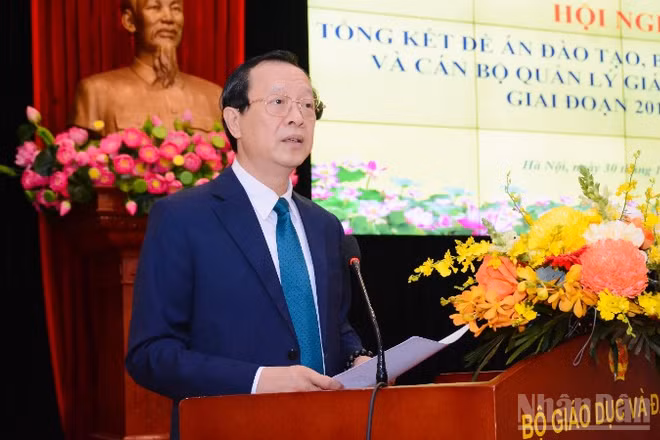 Thứ trưởng Thường trực Phạm Ngọc Thưởng phát biểu tại hội nghị.