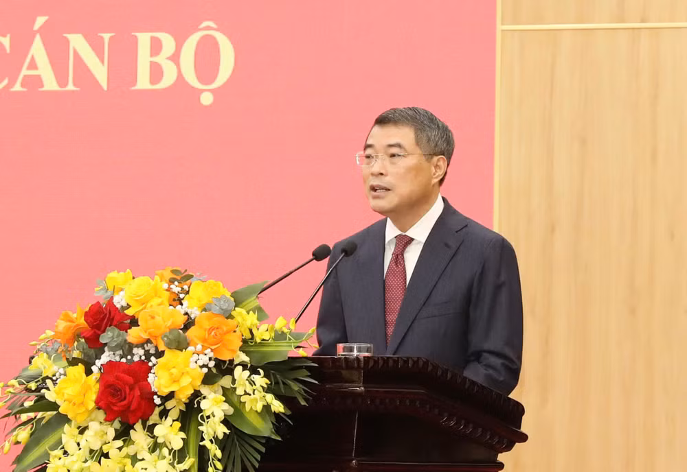 dc-le-minh-hung-truong-ban-to-chuc-tw-phat-bieu-tai-hoi-nghi-trien-khai-qd.jpg