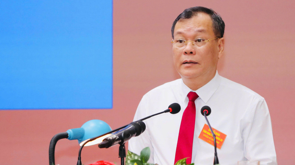 Đồng chí Lê Quốc Chỉnh, Phó Bí thư Tỉnh ủy, Chủ tịch Hội đồng nhân dân tỉnh Ninh Bình phát biểu bế mạc kỳ họp. 11a.jpg