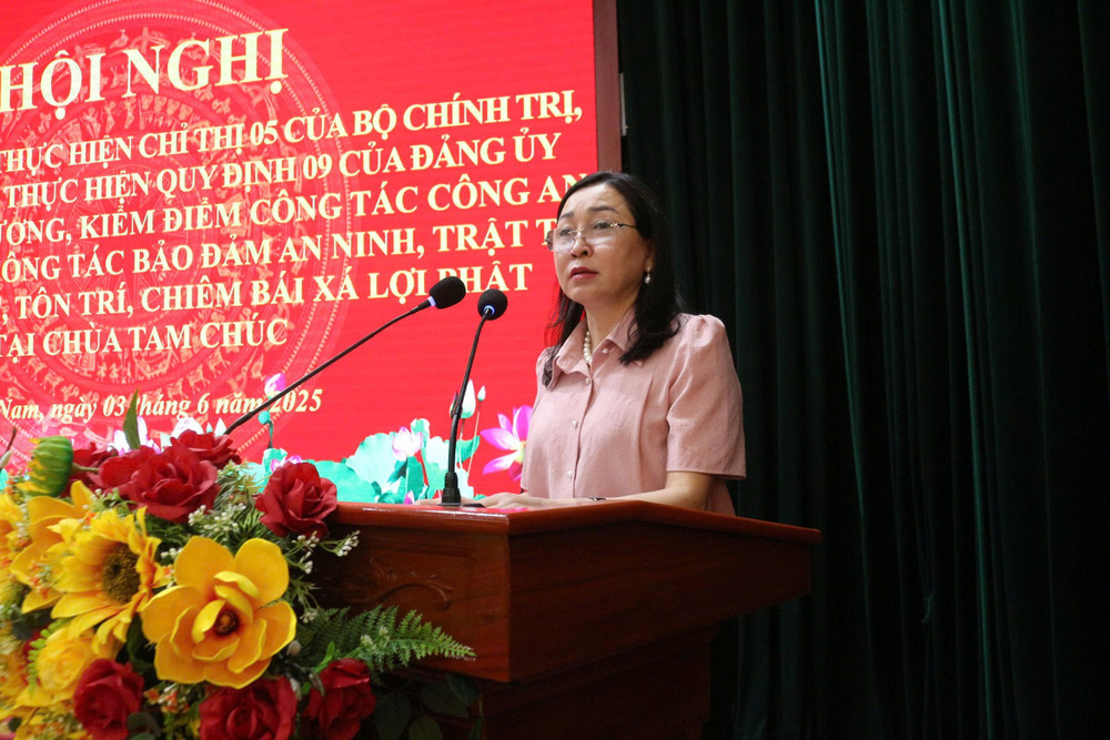 Đồng chí Đinh Thị Lụa, Phó Bí thư Thường trực tỉnh ủy Hà Nam phát biểu chỉ đạo tại Hội nghị. 4b.jpg