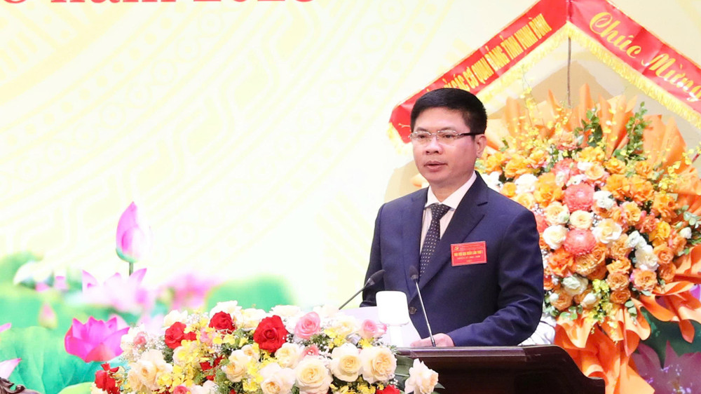Đồng chí Trương Quốc Huy, Bí thư Tỉnh ủy, Trưởng Đoàn đại biểu Quốc hội tỉnh ninh Bình phát biểu chỉ đạo tại đại hội. 1a.jpg
