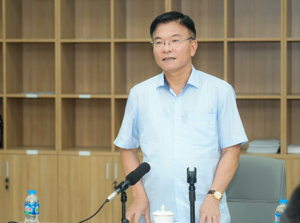 Phó Thủ tướng Chính phủ Lê Thành Long phát biểu kết luận buổi làm việc. 12g.jpg