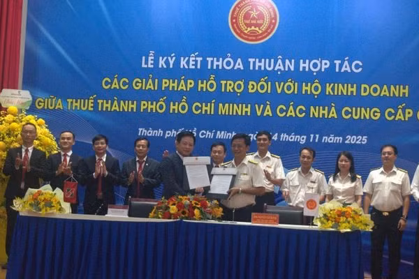 Thuế Thành phố Hồ Chí Minh ký kết hợp tác với Ngân hàng Agribank.