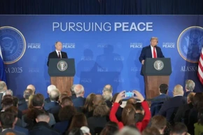 Tổng thống Mỹ Donald Trump và người đồng cấp Nga Vladimir Putin tại cuộc họp báo chung sau gần ba giờ họp kín. (Ảnh: Tân Hoa Xã)