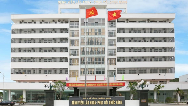 Quảng Ninh phát triển nhân lực y tế trong tình hình mới