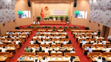 Quang cảnh kỳ họp thứ 24 của Hội đồng nhân dân thành phố Hà Nội khóa XVI, nhiệm kỳ 2021-2026.