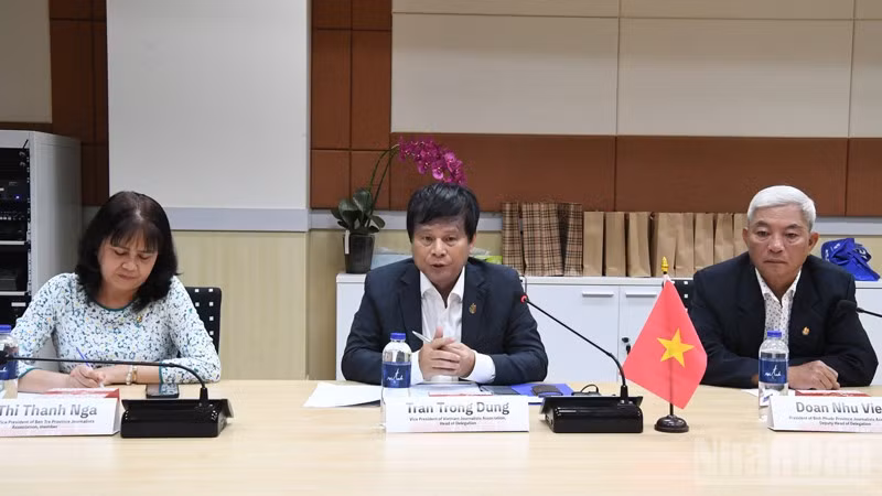 Phó Chủ tịch Hội Nhà báo Việt Nam Trần Trọng Dũng nêu bật những điểm sáng trong hợp tác truyền thông Việt Nam-Thái Lan. (Ảnh: XUÂN SƠN)
