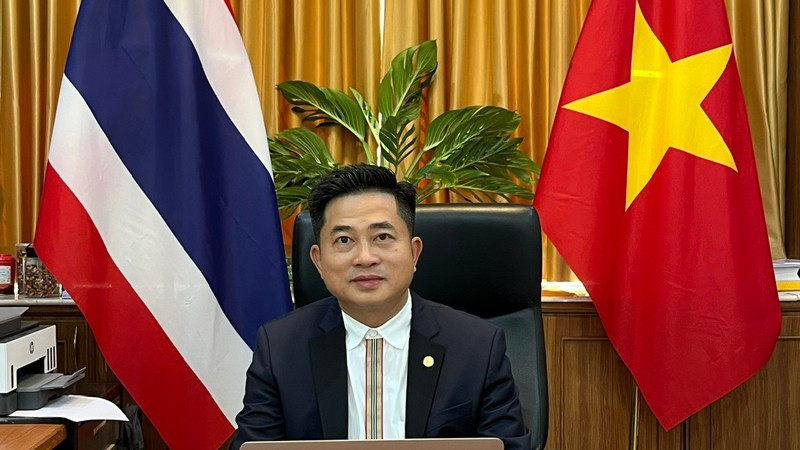 Tổng lãnh sự Việt Nam tại Khon Kaen Đinh Hoàng Linh khẳng định tiếng Việt gắn kết kiều bào với quê hương. (Ảnh: Hoàng Linh) anh-2.jpg