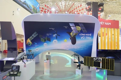 Các mô hình vệ tinh, máy bay không người lái do Viện Hàn lâm Khoa học và Công nghệ Việt Nam nghiên cứu thành công được trưng bày tại triển lãm thành tựu khoa học công nghệ, đổi mới sáng tạo và chuyển đổi số dịp Quốc khánh 2/9.