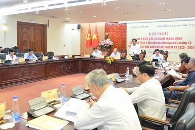 Toàn cảnh hội nghị xin ý kiến các cơ quan Trung ương góp ý dự thảo Văn kiện Đại hội đại biểu Đảng bộ thành phố Cần Thơ lần thứ XV, nhiệm kỳ 2025-2030.