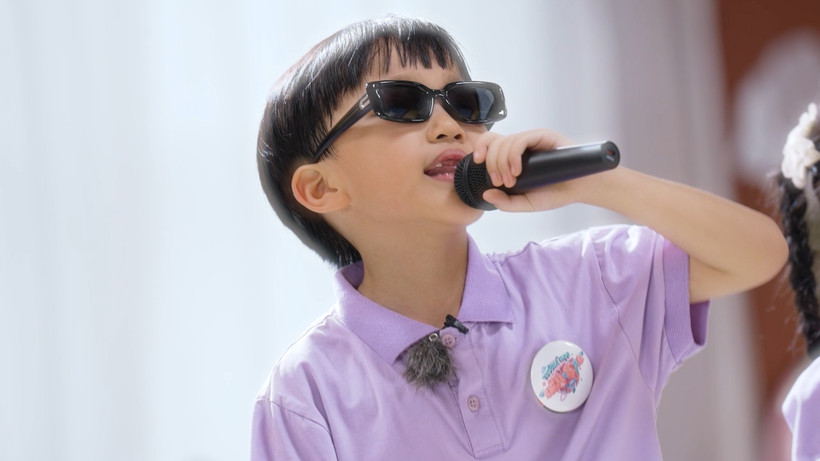 Xệ Xệ trở lại ấn tượng trong MV "Em là một ngôi sao".