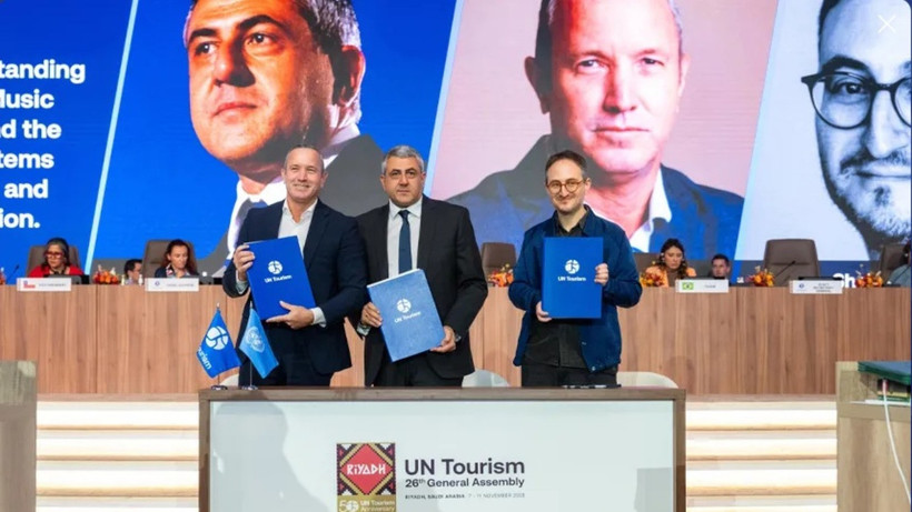 Lễ ký kết Biên bản ghi nhớ hợp tác giữa Tổ chức Du lịch Liên hợp quốc với UMusic Hospitality & Lifestyle và Trung tâm Hệ sinh thái Âm nhạc. (Ảnh: UN Tourism)