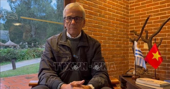 Ông Juan Castillo, Tổng Bí thư Đảng Cộng sản Uruguay, Bộ trưởng Lao động và An sinh xã hội Uruguay, trả lời phỏng vấn phóng viên TTXVN tại Nam Mỹ.