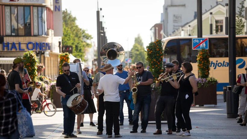 Du khách hòa vào không gian âm nhạc sôi động ở thành phố Oulu, Phần Lan. (Ảnh: Visit Oulu)