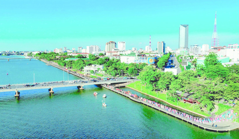 Sông Hương từng bước hình thành nên một “hệ sinh thái văn hóa sông nước”, thu hút cả người dân địa phương lẫn du khách quốc tế.