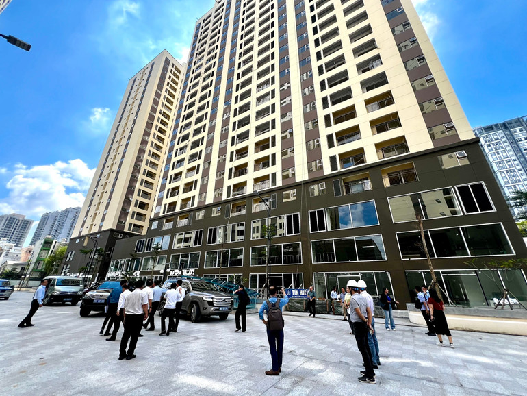 Dự án nhà ở xã hội Lý Thường Kiệt (số 324 Lý Thường Kiệt) do Công ty Cổ phần Đức Mạnh làm chủ đầu tư đang trong giai đoạn hoàn thiện. z7119650558085-85ec441b12589bfdf15e41add3783597.jpg