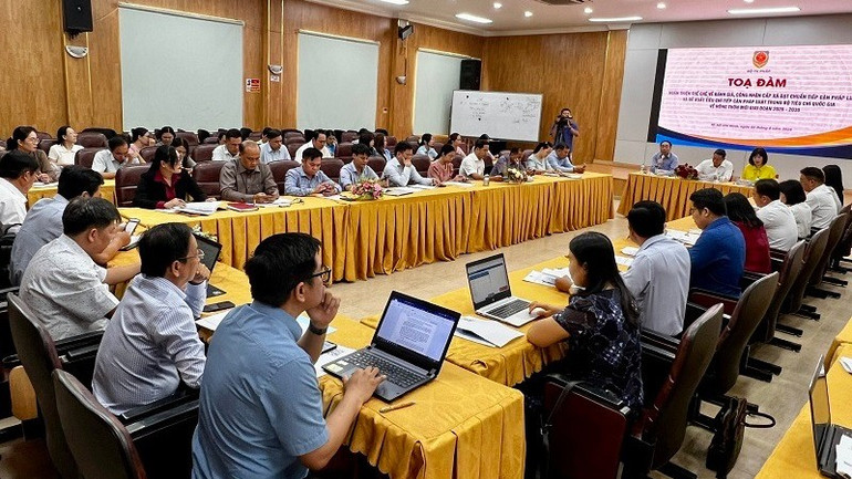 Các đại biểu nhiều tỉnh, thành phía nam dự tọa đàm. z6875842020205-f282639f70247de85e90322355331f34-6624.jpg