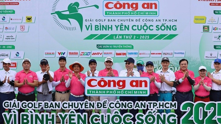 Giải đấu tổ chức để trích một phần quỹ xây nhà đồng đội tặng cán bộ, chiến sĩ Công an có hoàn cảnh khó khăn. afa21ff860a2e8fcb1b3-7802.jpg