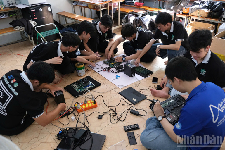 Dessa renoverade datorer kommer att ge en ny kunskapskälla för studenter och invånare i missgynnade områden som saknar tillräcklig infrastruktur och utbildningsutrustning. ndo_br_2beaa6e39e9e11c0488f5.jpg