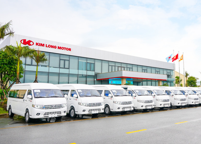 Các xe Kim Long X9 được trao đến khách hàng trong ngày 10/10 (Ảnh: KIM LONG) dsc02026.jpg