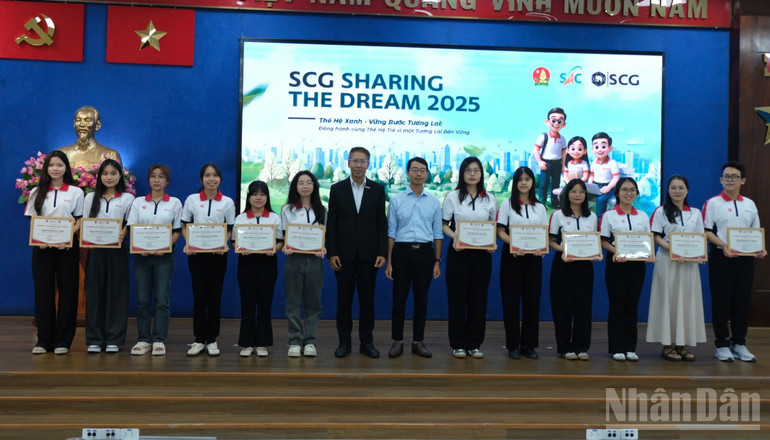 Studenter får stipendier på programmet. ndo_br_a1a9e91be59b69c5308a-8743.jpg